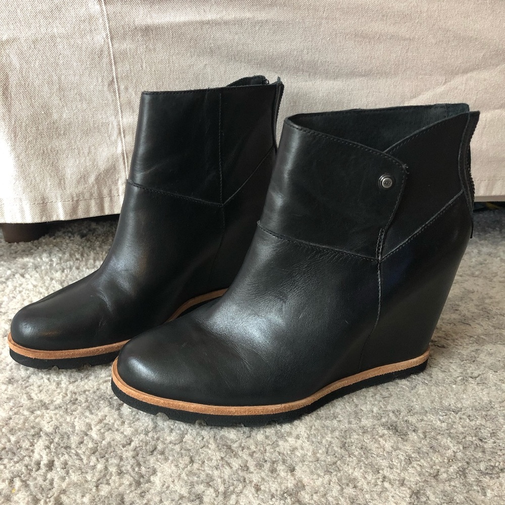 UGG Amal black leather sheepskin wedge ankle boot